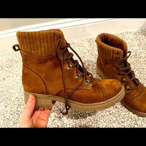 Cognac boots size 7.5 barely ever worn
